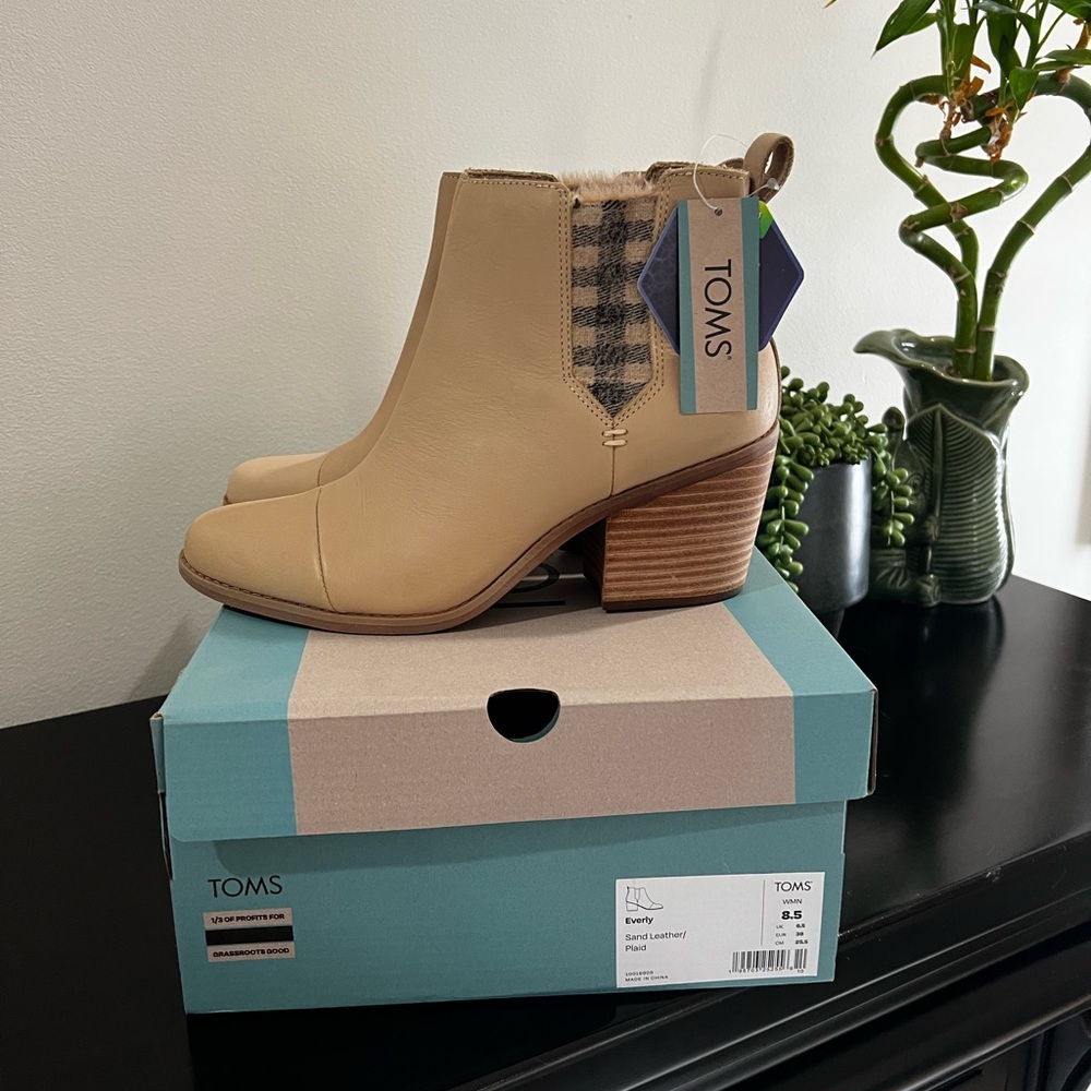 Toms Cream Ankle Boots with Stacked Heel and Pointed Toe